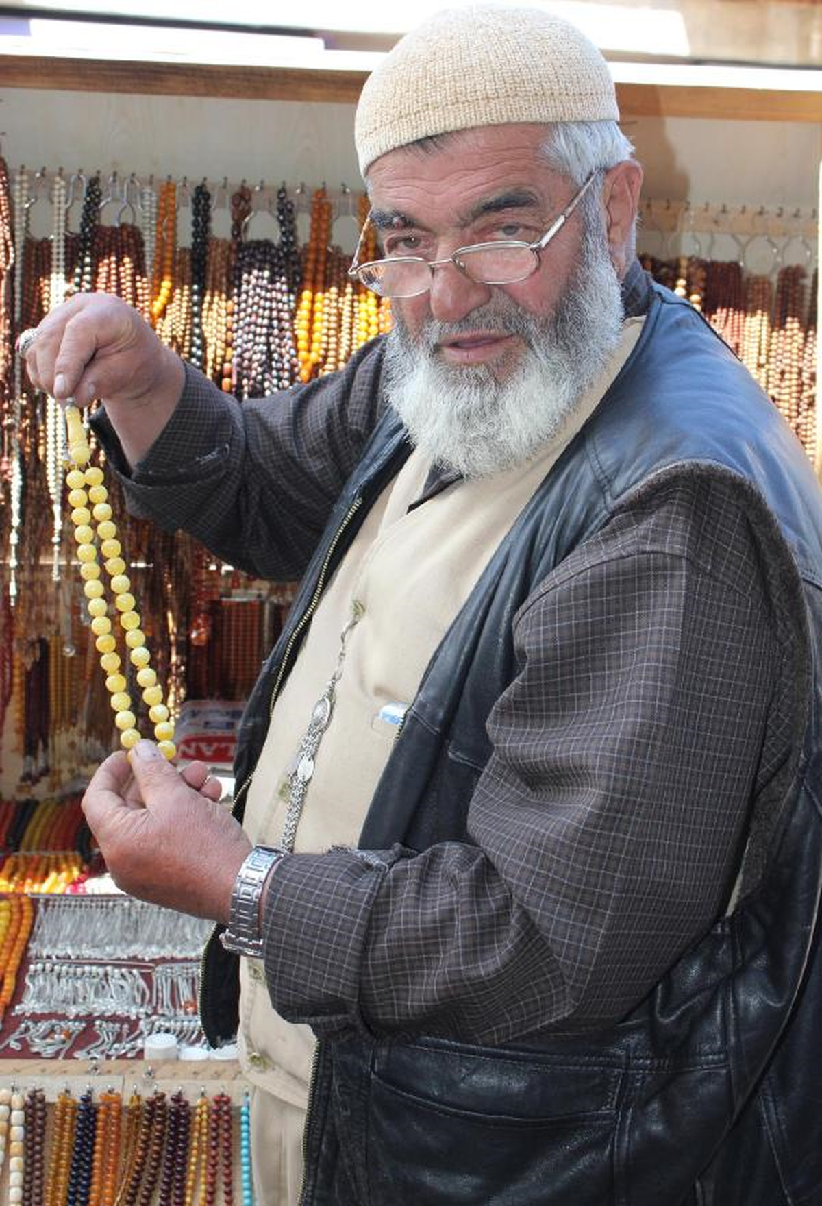 Seyyar Tezgahta Bin Liralık Tesbih!