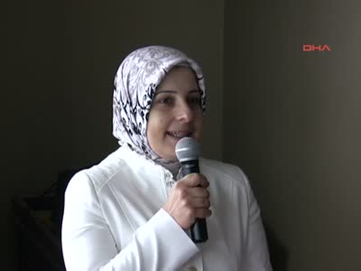 Yılın Annesi\'ne Ödülü Evinde Verildi