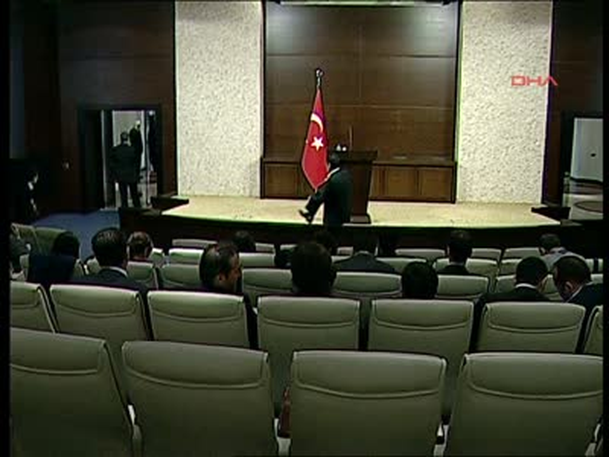 1arınç: Kadıköy\'deki Olaylar, Sporda Şiddet Yasasının Önemini Bir Kez Daha Gösterdi