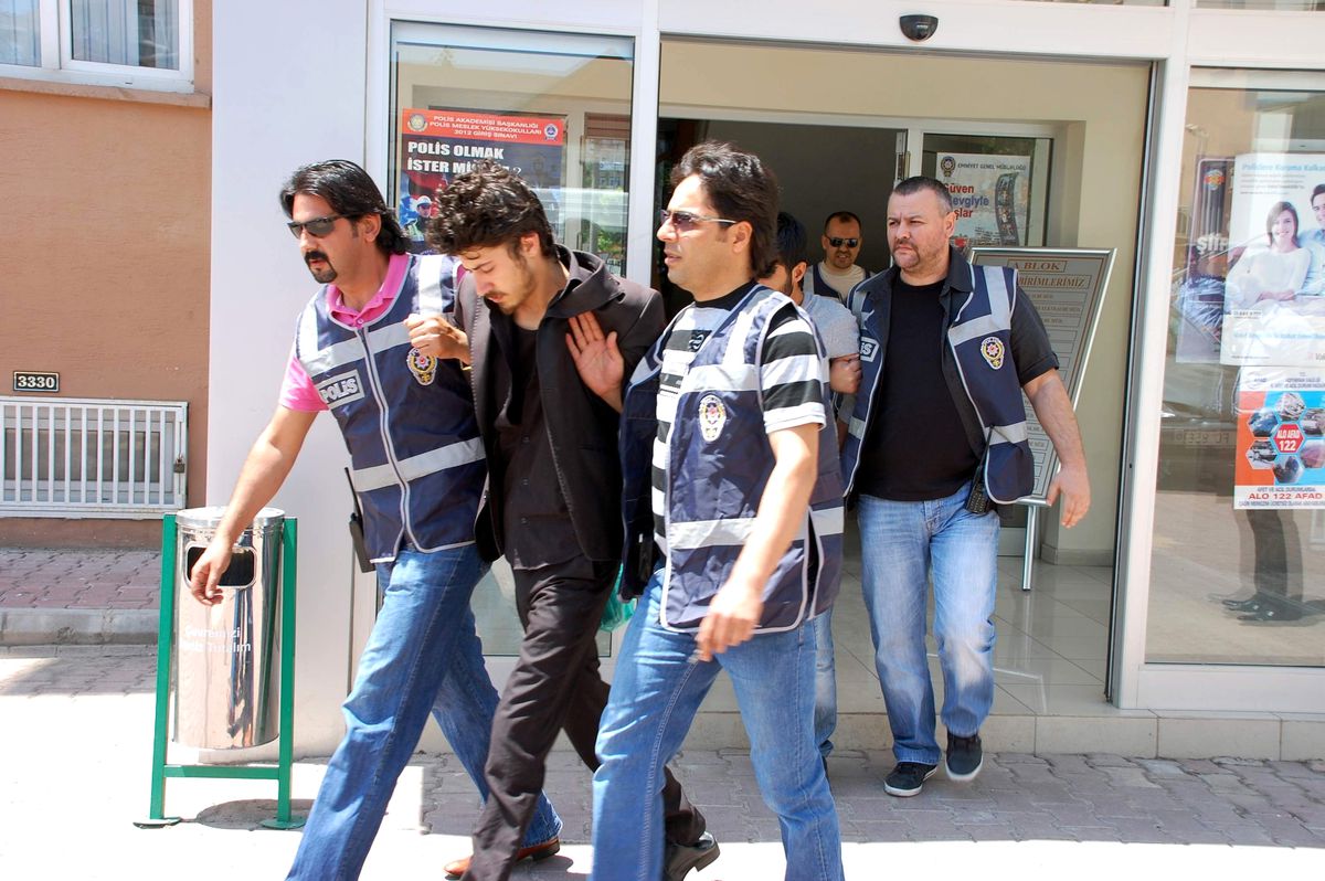 Adıyaman Polisi Sahte Hakim ve Savcı Çetesini Çökertti