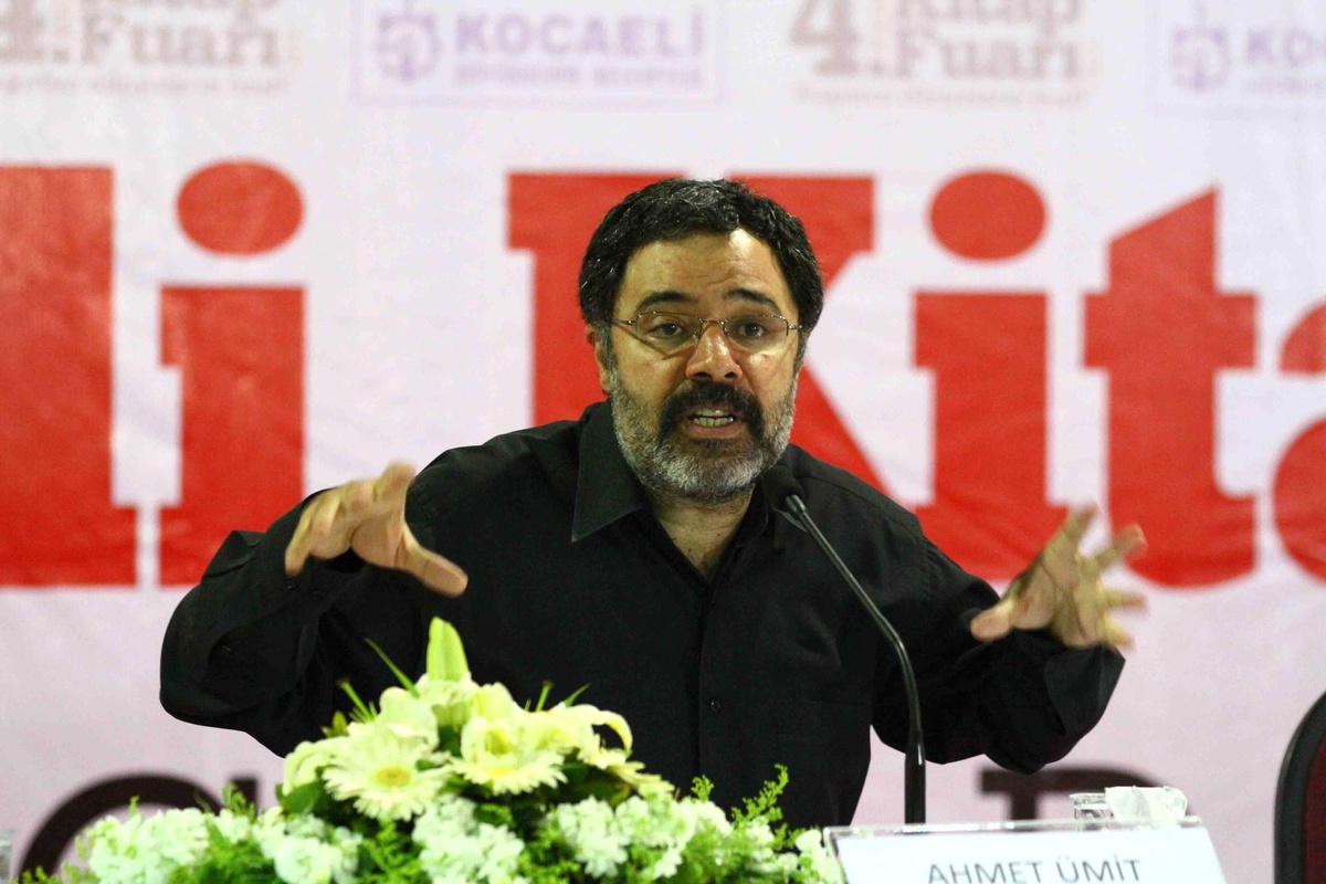 Ahmet Ümit, 'Tarihi Diziler Üzerinden Okumayalım'