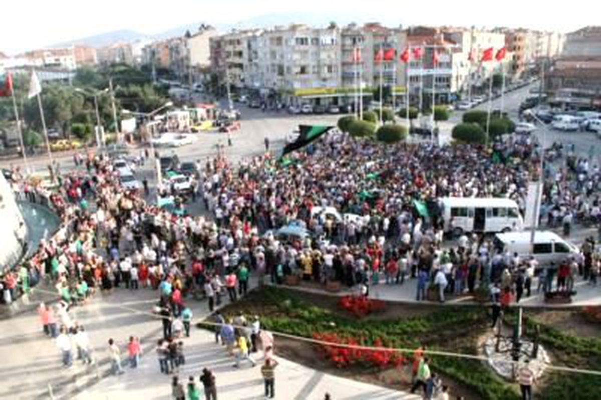 Akhisar\'da Büyük Sevinç
