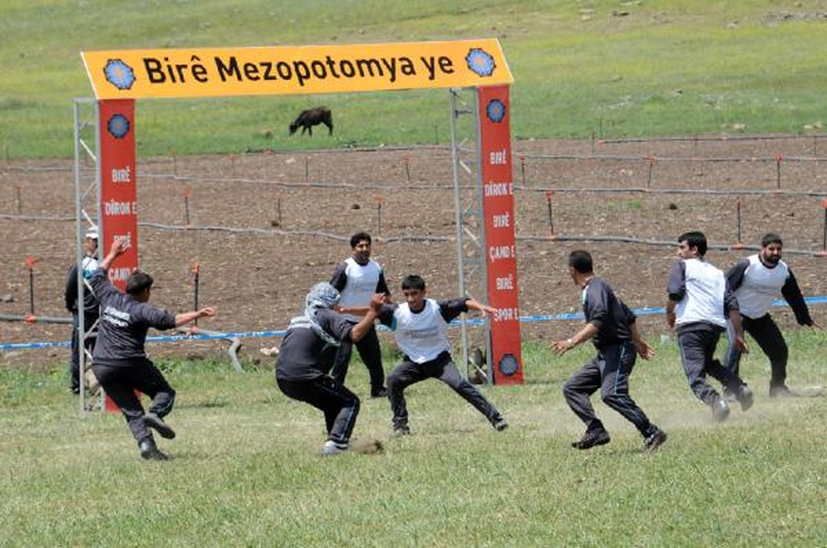 Amerikan Futbolunun Diyarbakır Versiyonu; Bire