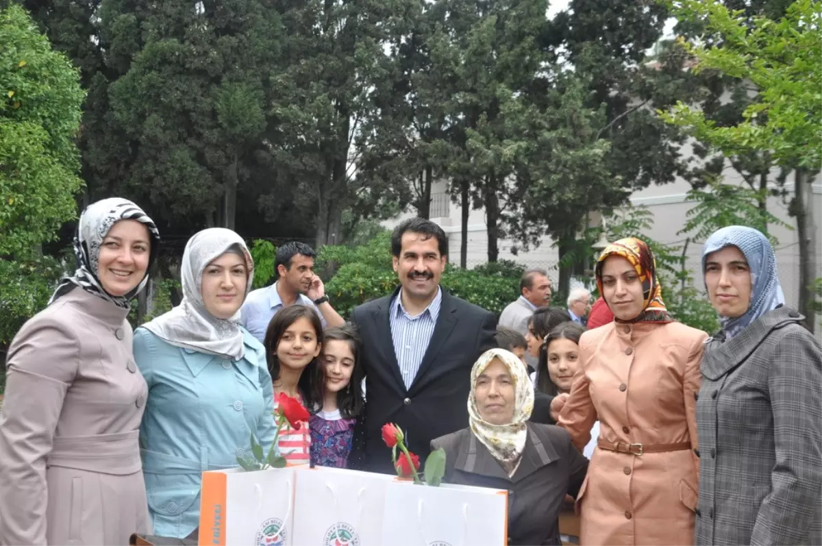 Anneler Gününü Sahilde Kutladılar