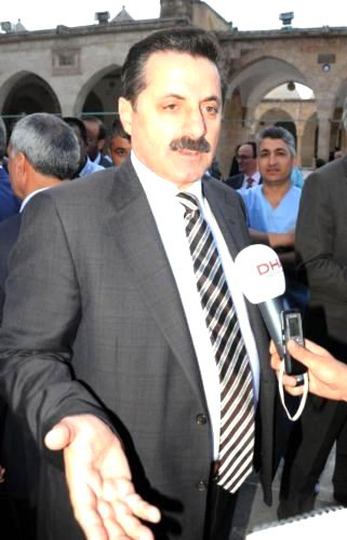 Bakan Çelik'ten Memur Sen'e 'Müzakere' Tepkisi