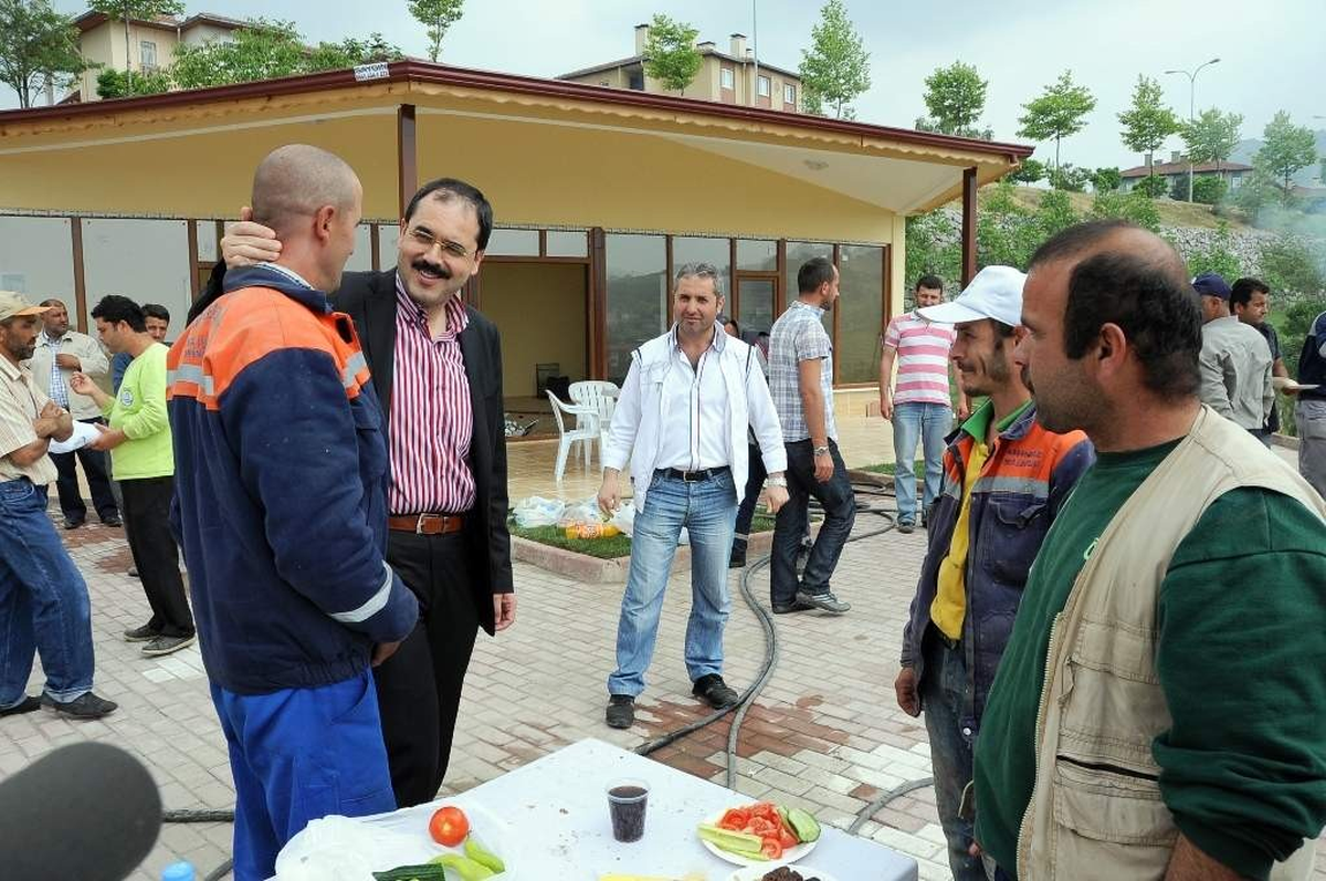 Başkan Ayaz, Hafta Sonu Parkları Dolaştı