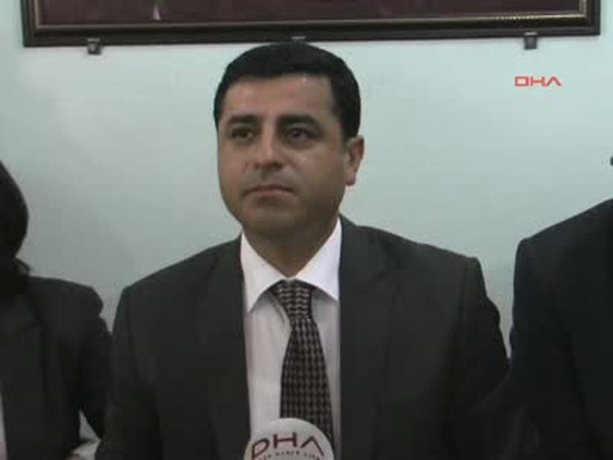 BDP'li Demirtaş;tatlıses Suikastinde İktidarın Parmağı Var