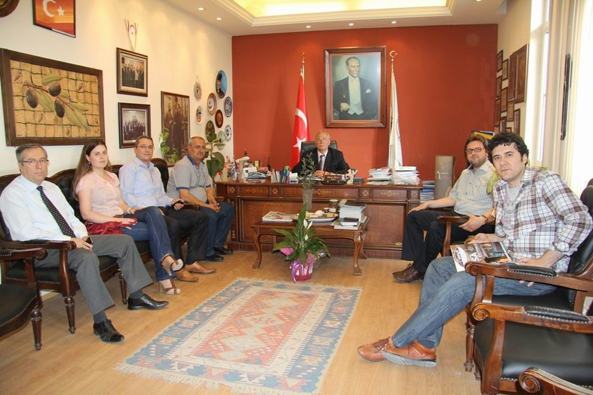Burhaniye de Belediyespor'dan Başkan Akova'ya Ziyaret