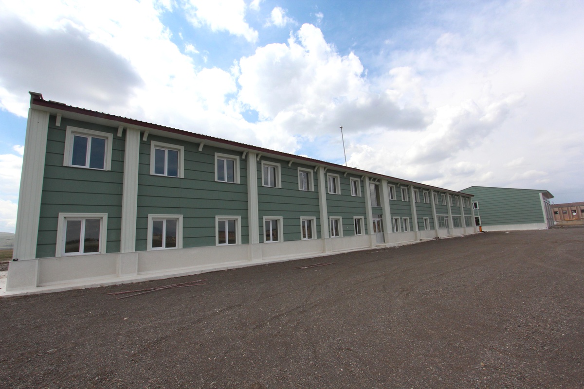 Büyükşehir Belediyesi\'nce Yaptırılan \'Kamyon-Tır Garajı ve Nakliyeciler Sitesi Tamamlandı