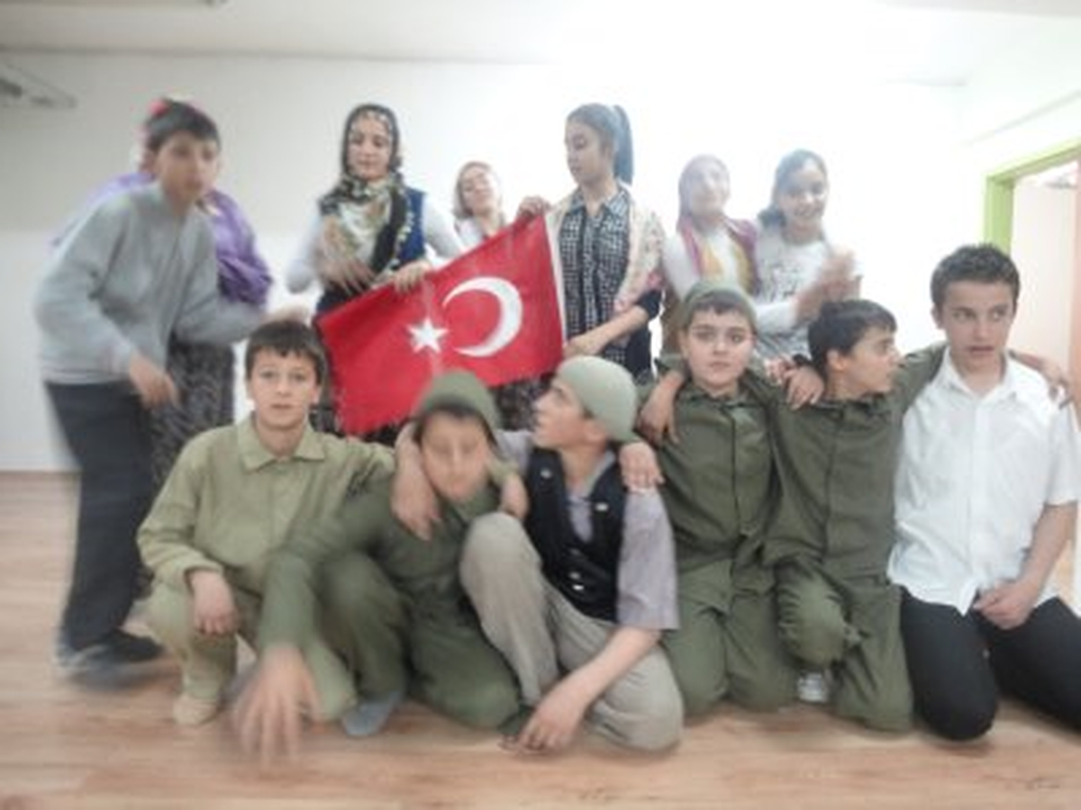 \'Çanakkele Geçilmez Tiyatro Gösterisi