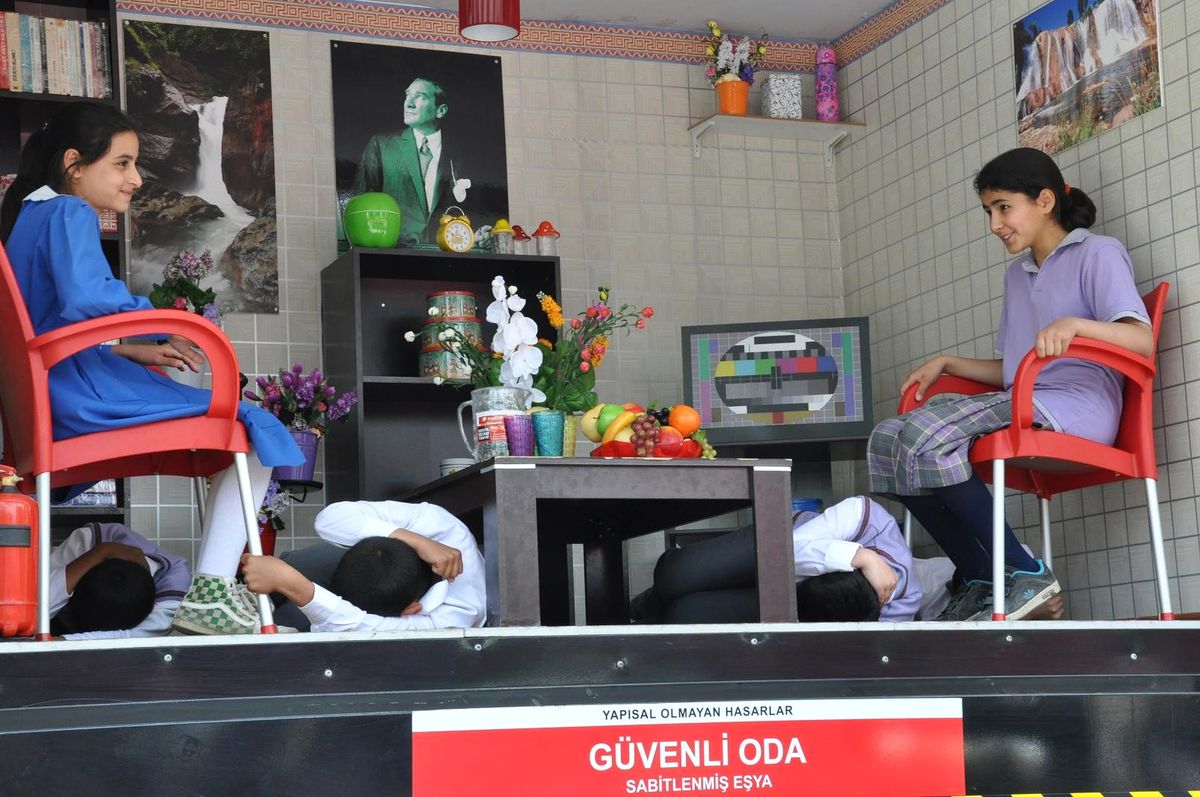 Deprem Simülatör Tır\'ı Yerköy\'e Geldi