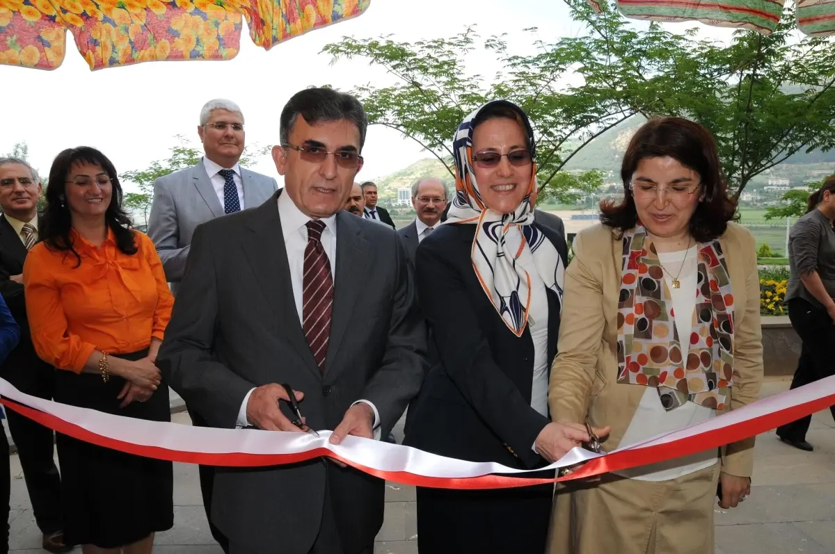 Ders Başarını Yükselt, İhtayacın Olan Elbiseyi Kazan