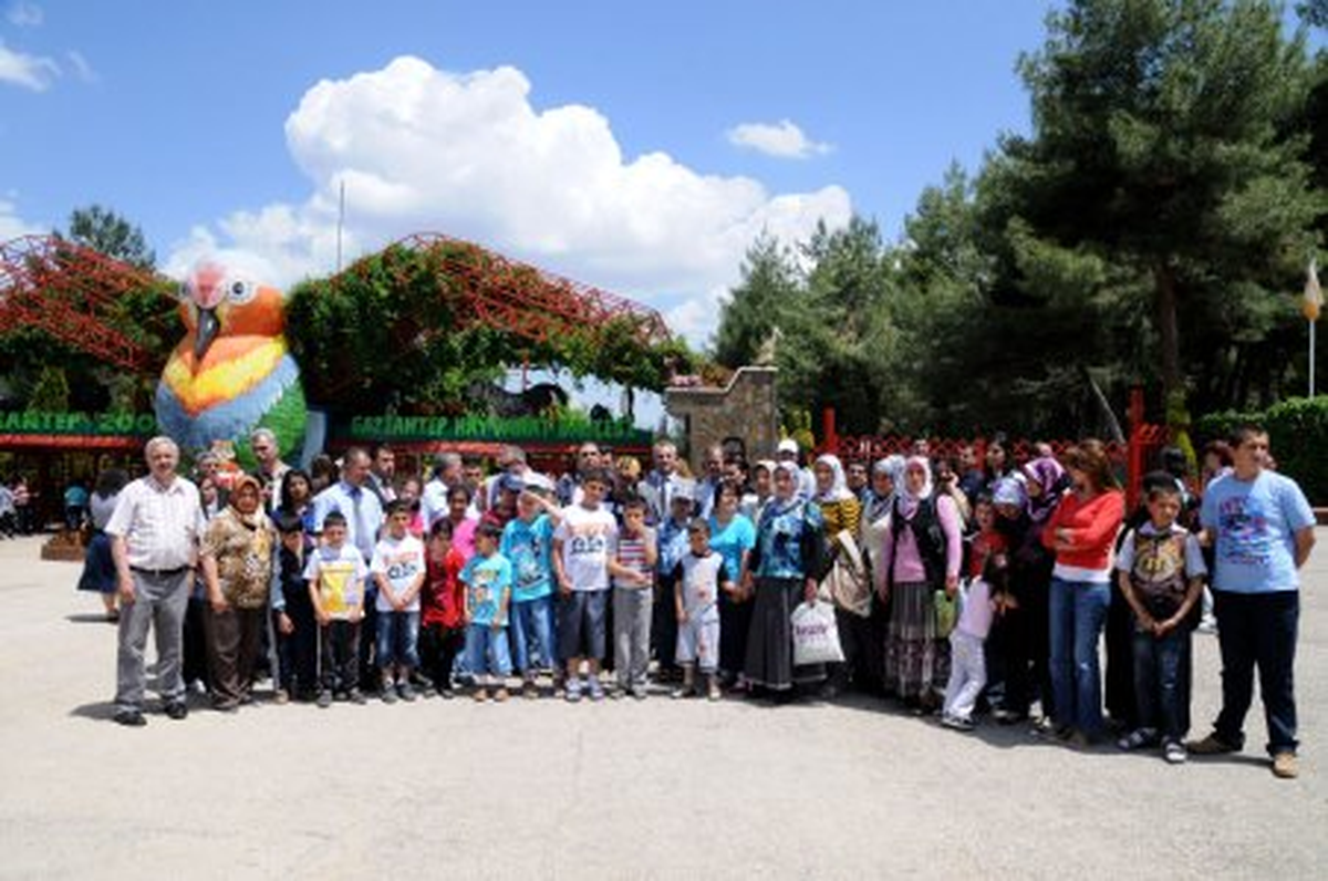 Engelli Çocukların Hayvanat Bahçesi Keyfi