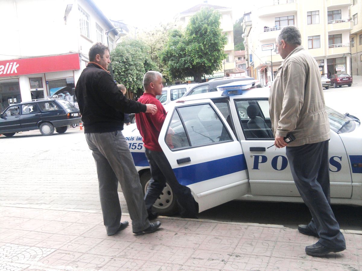 Eşini Öldüren Koca Polise Teslim Oldu