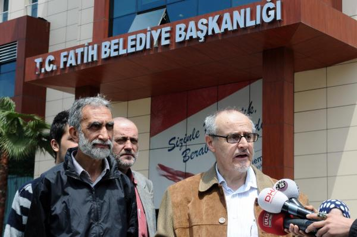 Fatih Belediyesi Önünde 'Sulukule' Tartışması