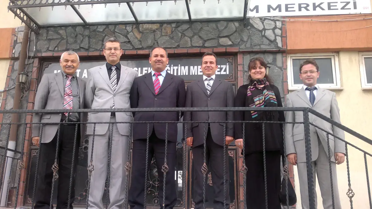 Gediz Mesleki Eğitim Merkezi Uşak Murat Arıtürk Mesleki Eğitim Merkezine Kıyaslama Ziyaretinde...