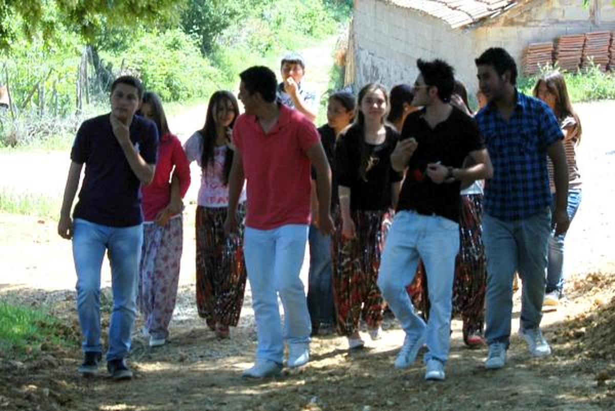 Gençler \'Aşk Sokağı\'nda Buluştu