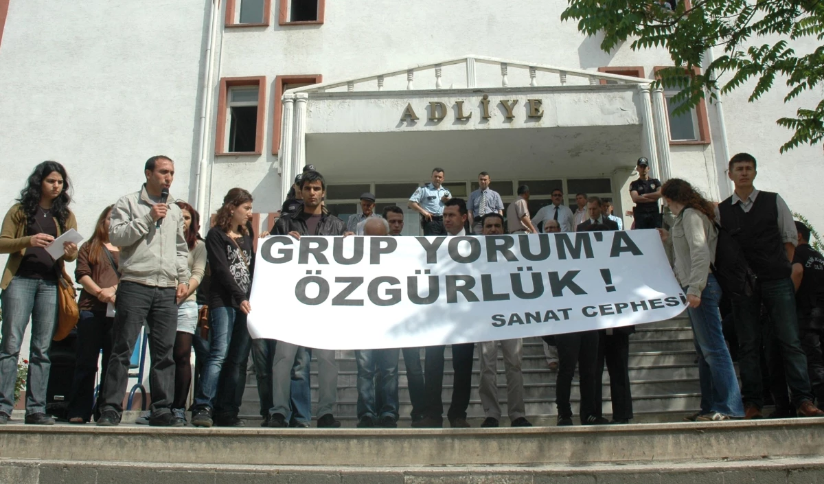 Grup Yorum Üyesi Seçkin Aydoğan Tekirdağ Adliyesi\'nde İfade Verdi