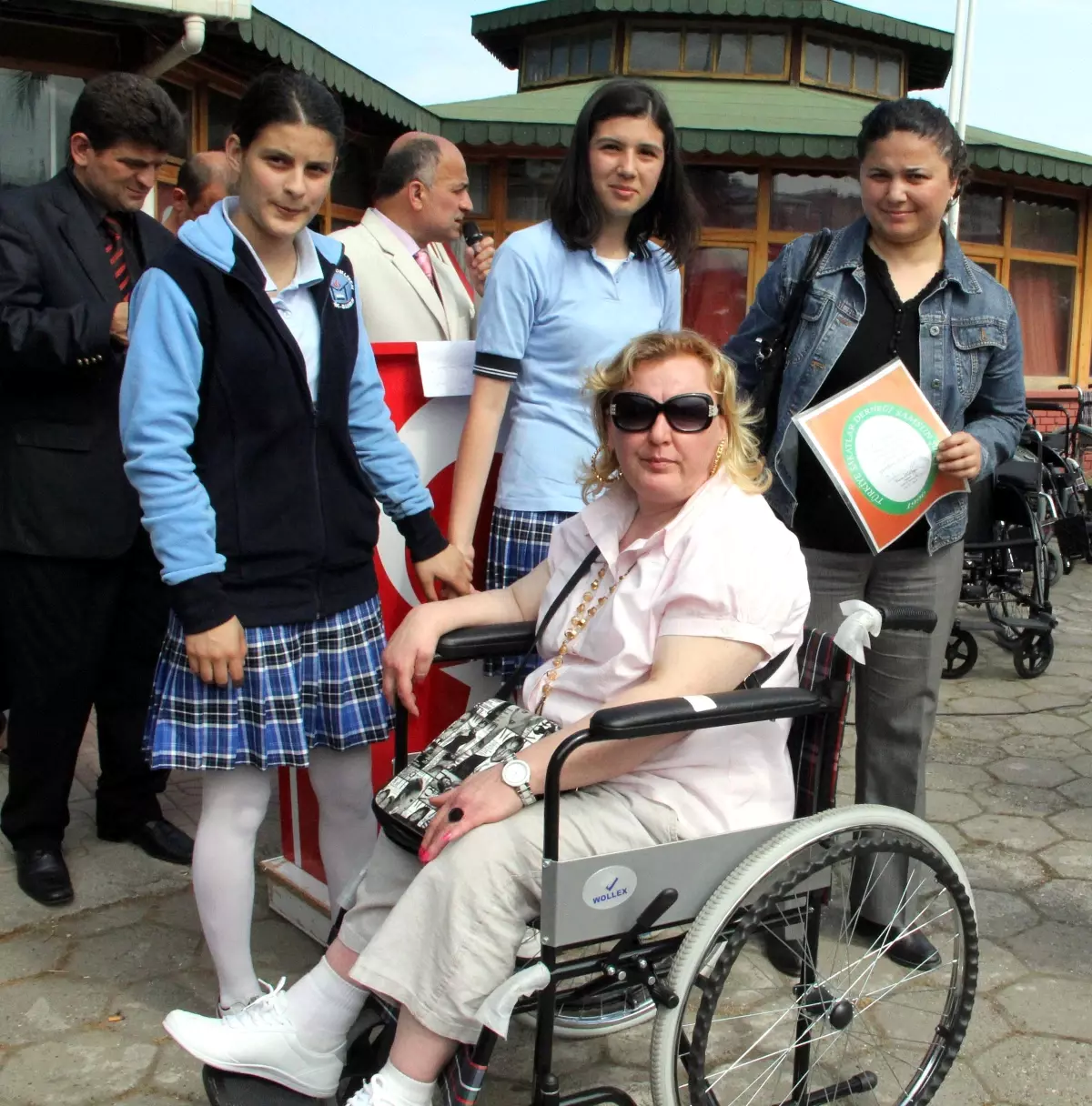 "Her Kapak Bir Adım"