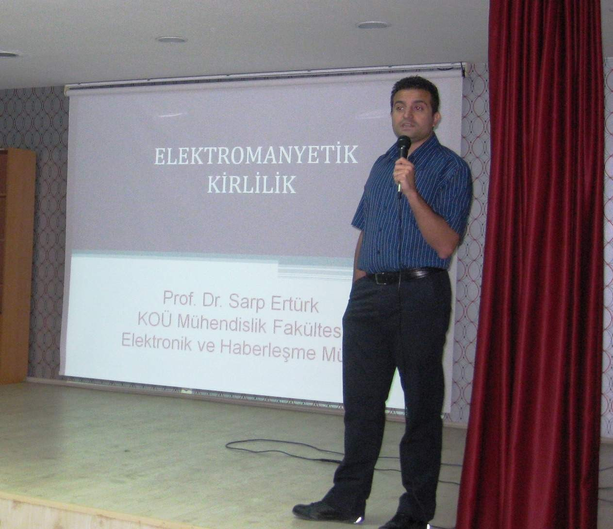 İzmit Belediyesi\'nin Elektromanyetik Kirlilik ve Toplumsal Kaygılar Eğitimi Sürüyor