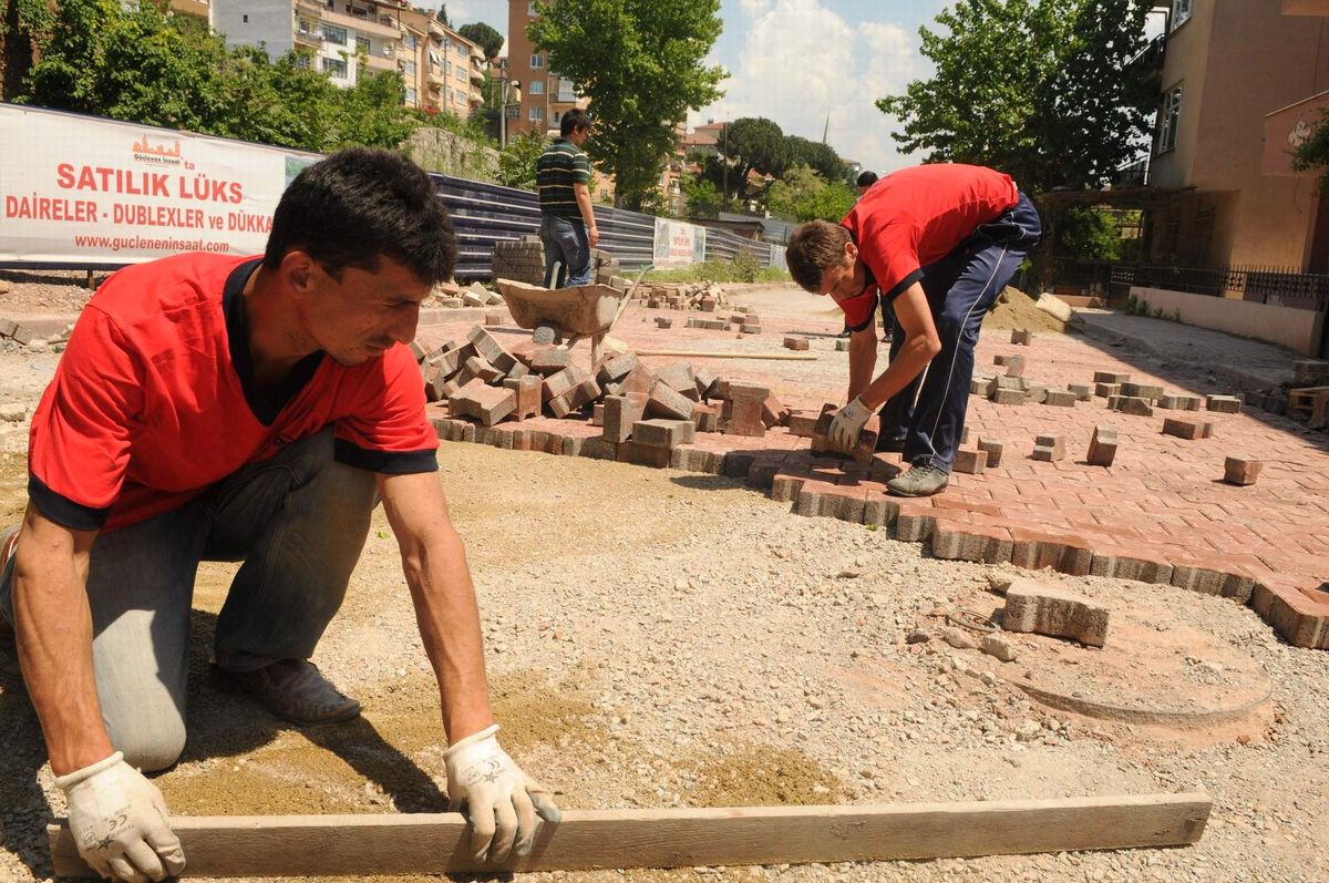 İzmit Parkeleniyor
