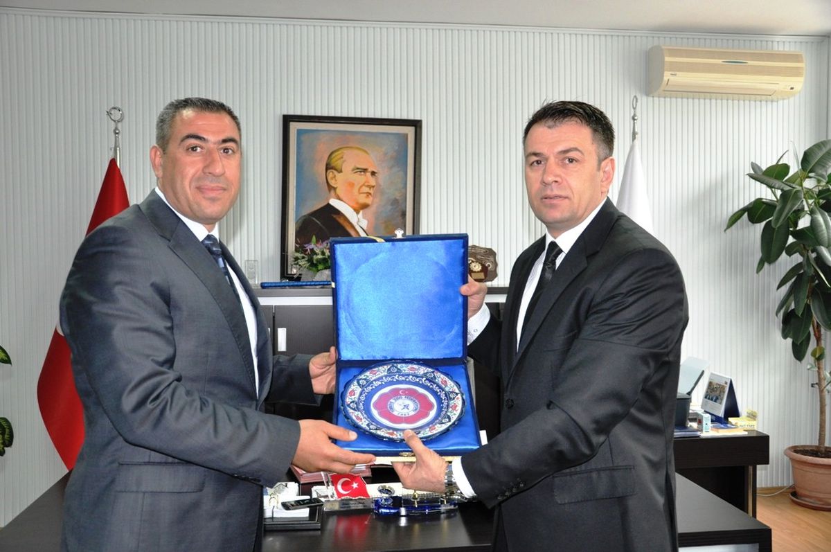 Judo Federasyonu Başkanı\'ndan Plaket