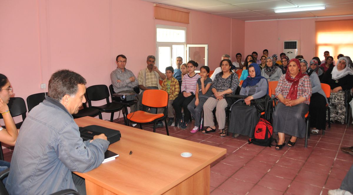 Kayapınar Belediyesi'nden Anadil Semineri