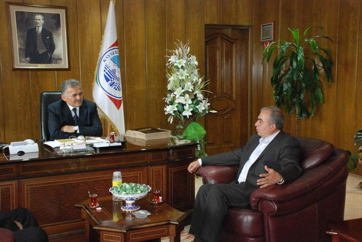 Kayseri Sanayi-Ticaret Merkezi Yönetim Kurulu Melikgazi\'yi Ziyaret Etti