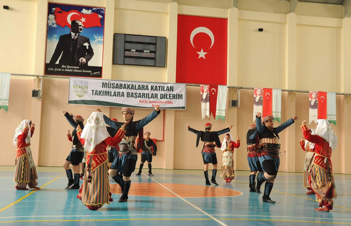 Kbü\'de Spor Şenlikleri Başladı