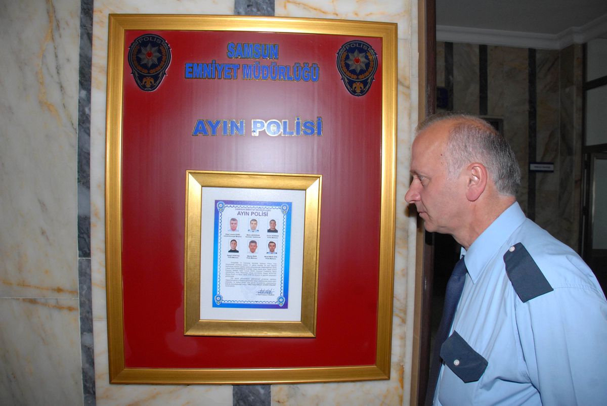 Kurbağa Adamlar Ayın Polisi Seçildi