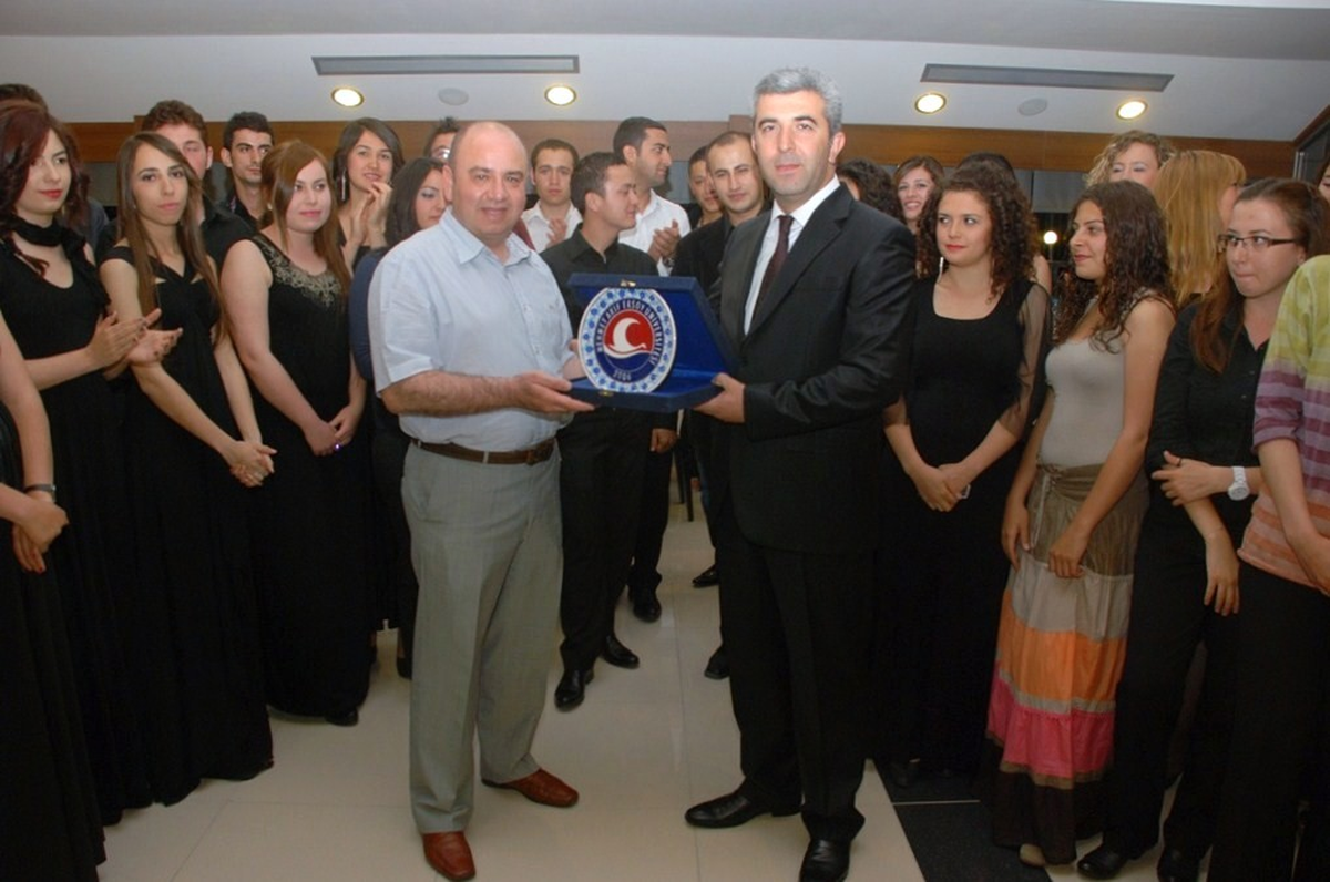 Mehmet Akif Ersoy Üniversitesi Öğrencileri Gediz'de Konser Verdi
