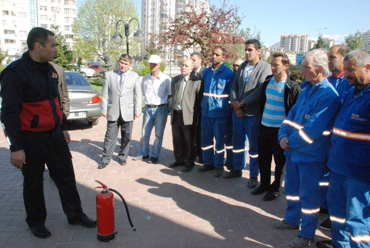 Melikgazi Personeline Yangın Söndürme Eğitimi Verildi