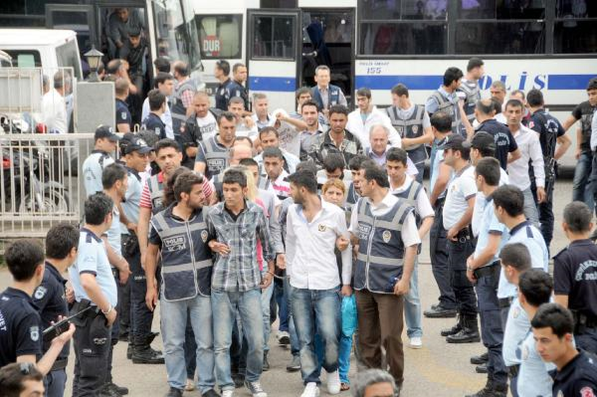 Mersin\'de Uyuşturucu Şüphelileri Adliyede