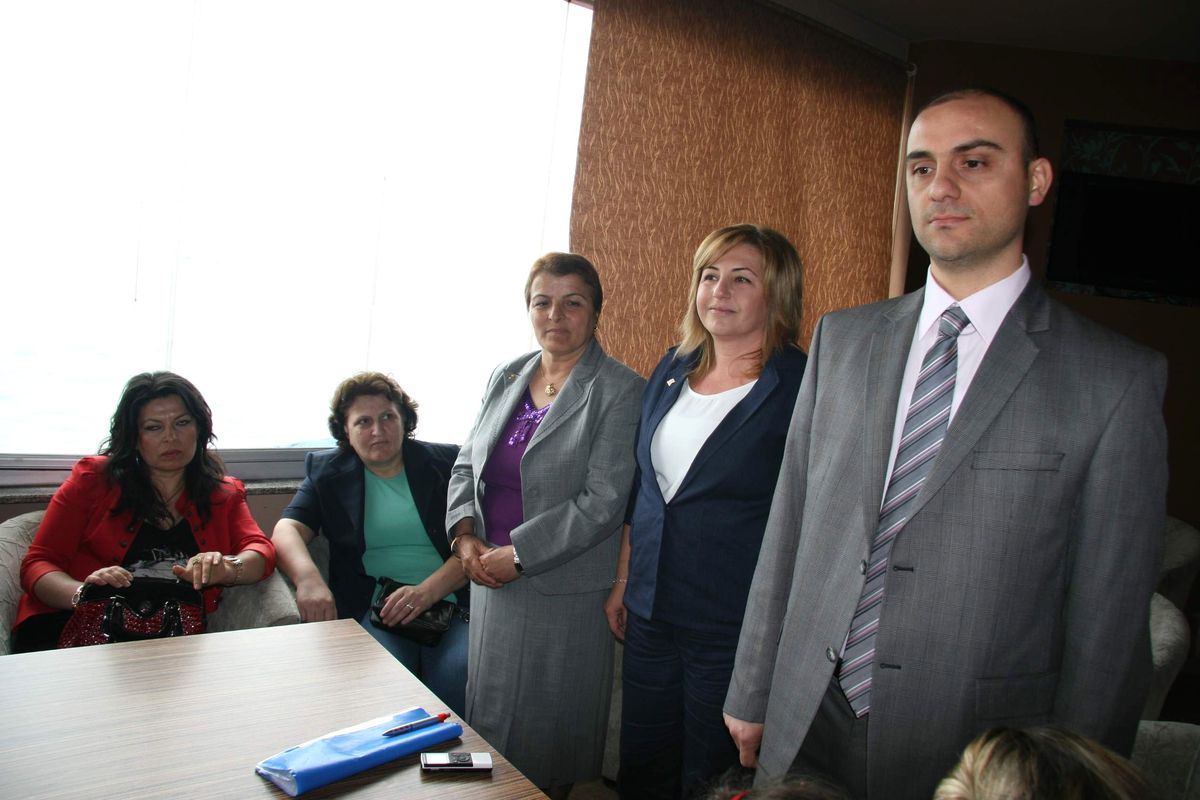 MHP\'den Anneler Günü Etkinliği