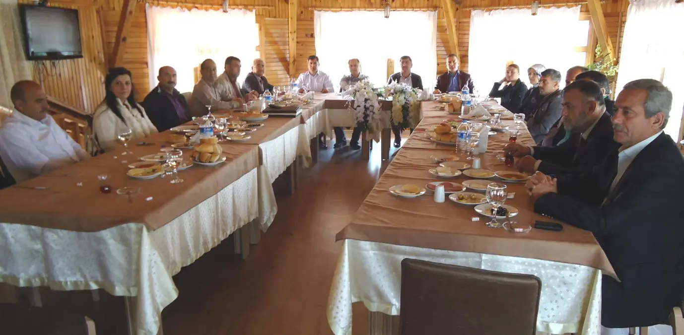 Milletvekilleri Meclis Üyeleriyle Buluştu