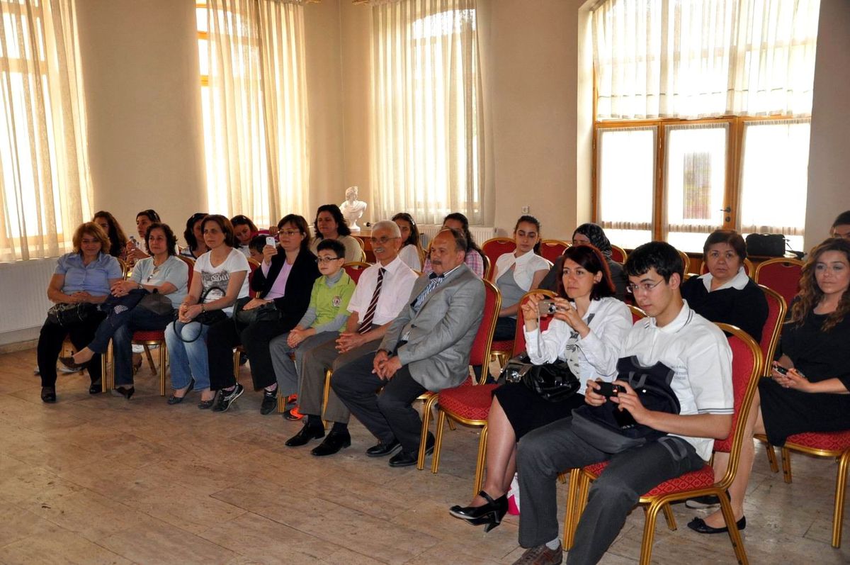 Öğrenciler Mini Konser Verdi