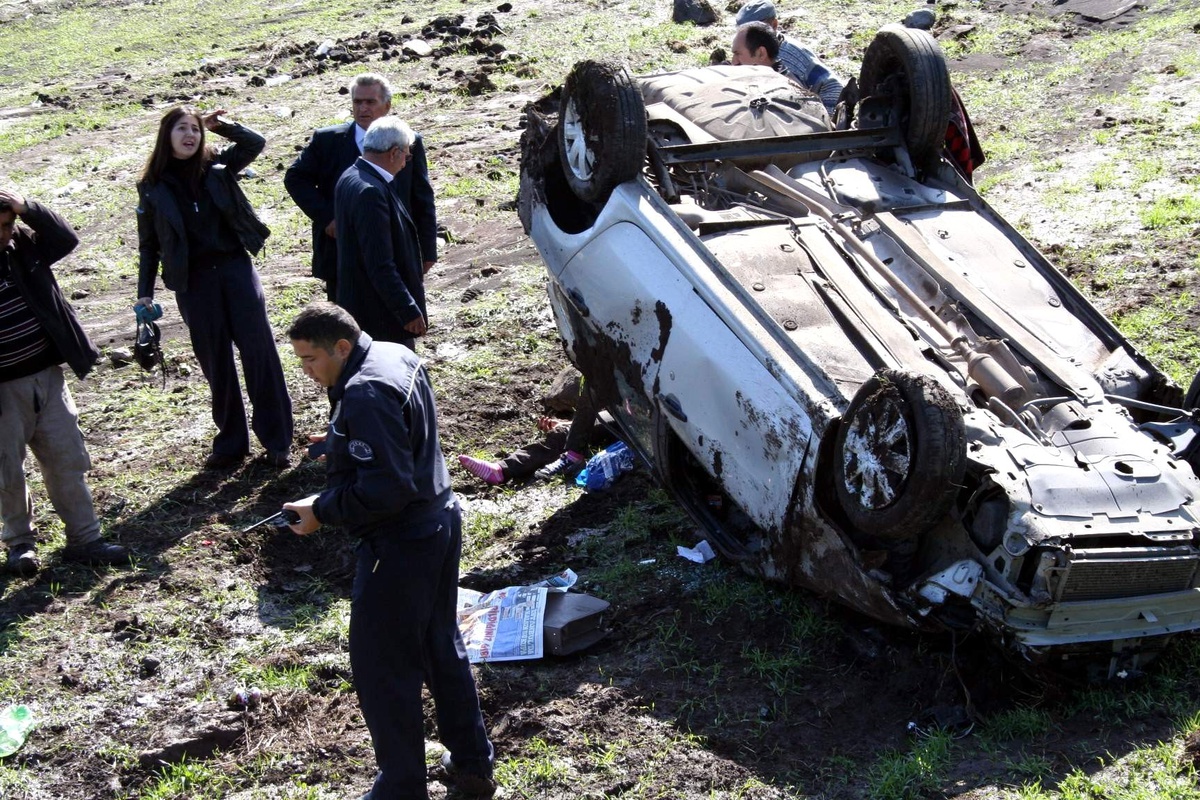Öğretmenler Takla Atan Otomobilden Sağ Çıktı