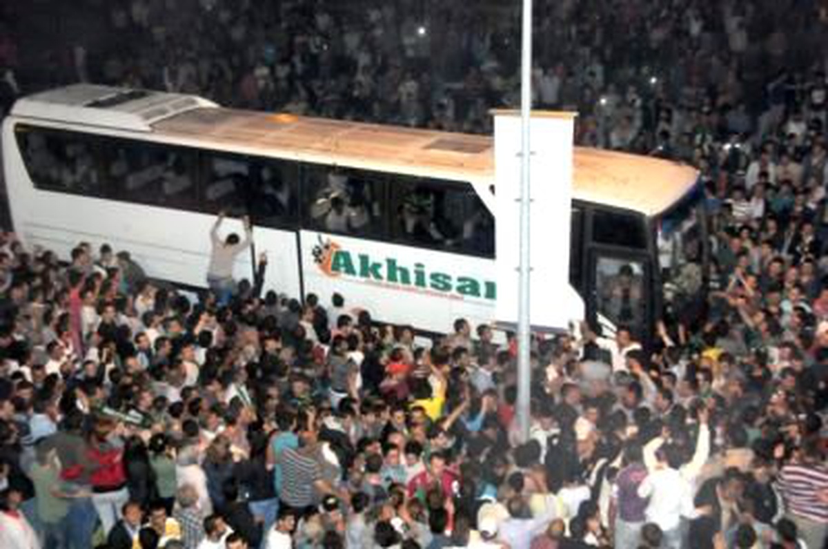 Rize ) Çaykur Rizespor Yenildi, Olaylar Çıktı