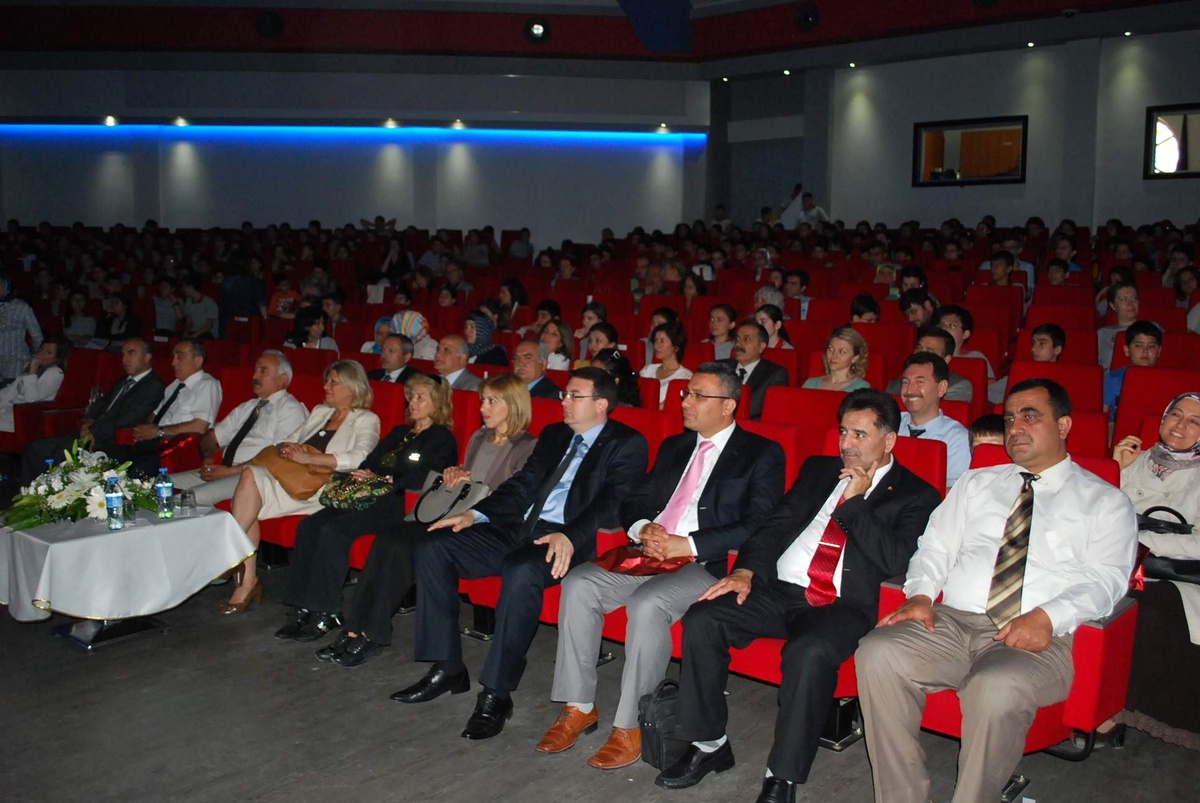 Şehitler İlköğretim Okulu Anneler Gününü Kutladı