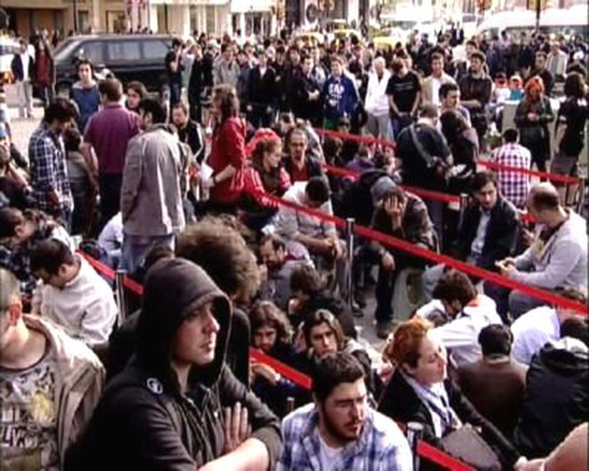 Taksim Meydanı\'nda "Diablo" Çılgınlığı