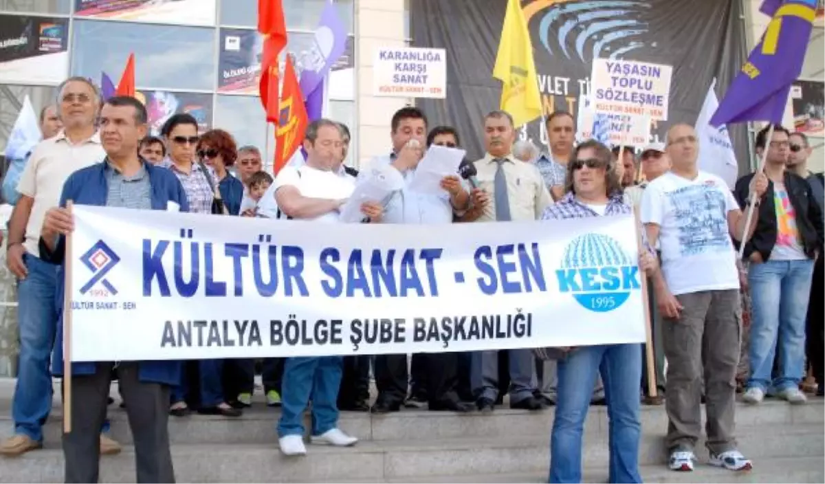 Tiyatroculardan 'Özelleştirme' Tepkisi