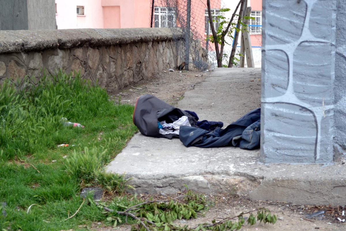 Trafo Yanına Bırakılan Çanta Fünye ile Patlatıldı