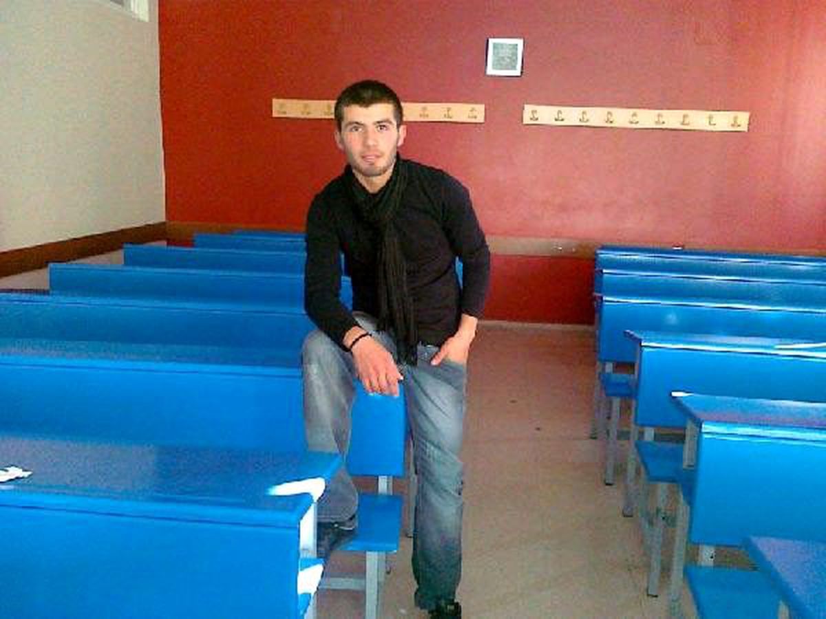 Üniversitelinin Üzerine Yıldırım Düştü