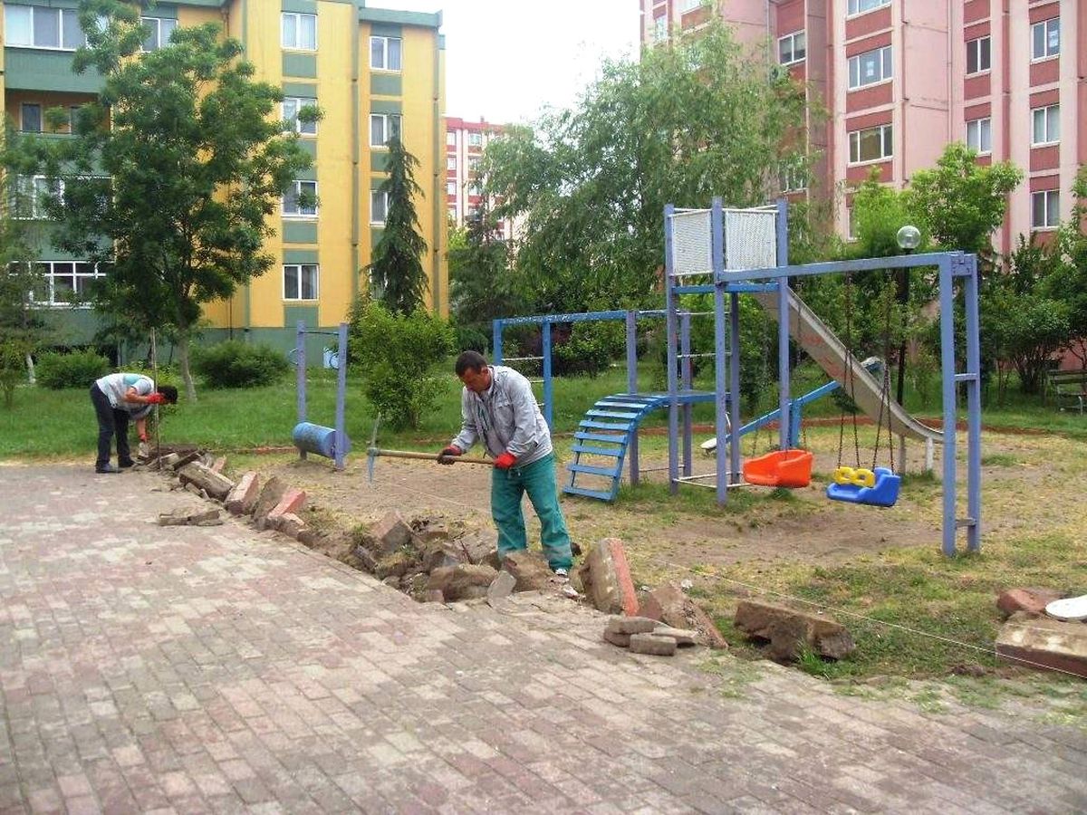 Yahya Kaptan\'da Parklar Yenileniyor