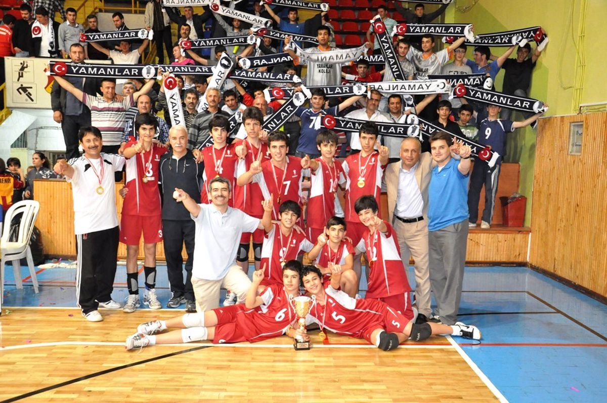 Yamanlar Koleji Voleybolda Türkiye Şampiyonu Oldu