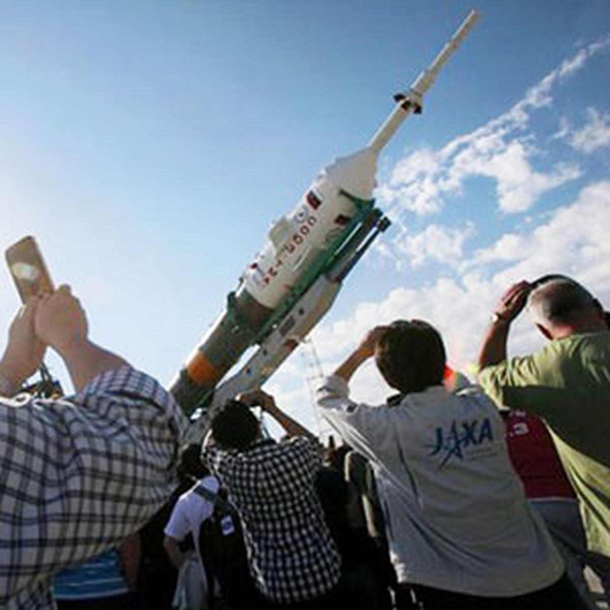 2 Rus Kozmonot ve 1 Amerikalı Astronotu Uzay İstasyonuna Götürecek Soyuz Fırlatıldı