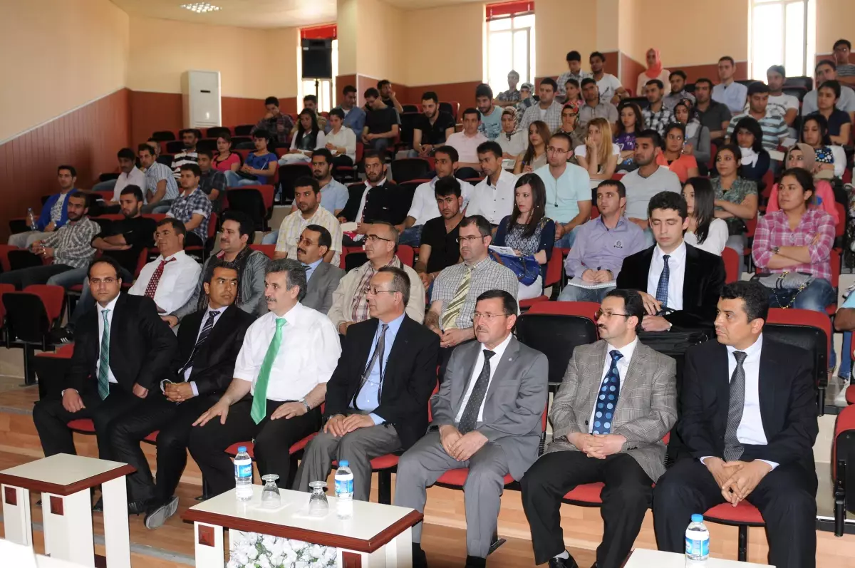 7 Aralık Üniversitesi\'nde \'Tanzimat Devri\' Konferansı Düzenlendi