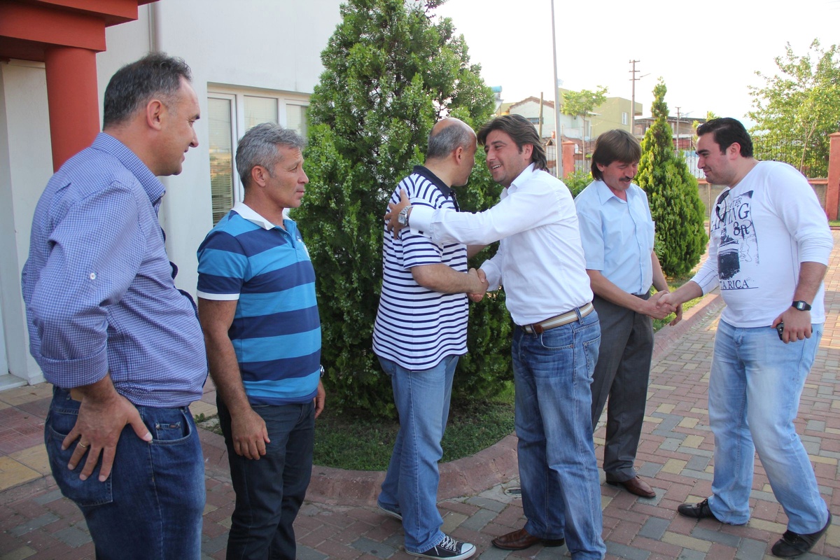 Ak Partili Gençler 'Şampiyonu' Ziyaret Etti
