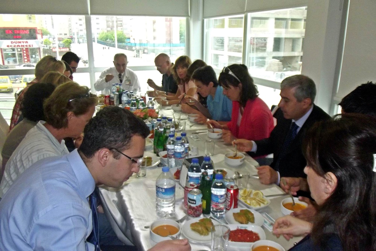 Alman Doktorlar Dünya Hastanesi\'ni Ziyaret Etti
