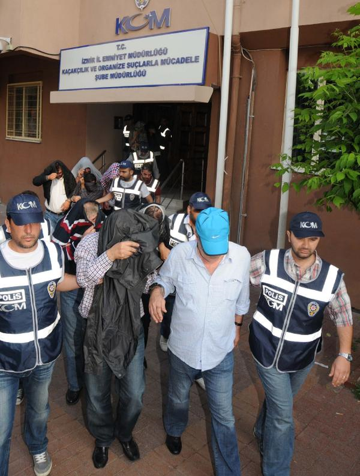 Askerli Fuhuş Şebekesine Ağır Darbe
